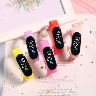 Relógio Eletrônico Fashion Spaceman M8 Bracelet Watch LED Touch Waterproof Plástico à prova d