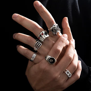 6 Pcs Lunky Casino Black 8 Poker Stackable Rings Set Para Homens E Mulheres Punk Skull Ghost Claw Finger Acessórios Na Mão 2024 Fashion Jewelry Female/Male Gifts