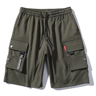Summer Ice Silk Multi-pocket Shorts de seda de bolso solto Calças casuais confortáveis de cinco pontos Homens Mulheres podem usar verde