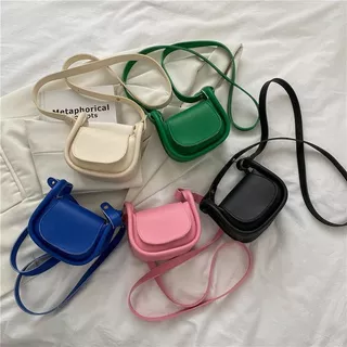 Mini Bolsa 2024 Summer New Style Versão coreana Moda Moda Moda Portátil Bolsa Pequena Quadrada Bolsa Batom Niche ins Bolsa Mensageiro Bolsa Feminina