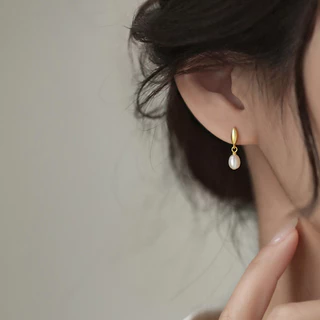 1 par francês Retro brilhante gota de água brincos moda simples estilo celebridade brincos de pérola adequados para mulh