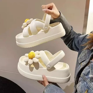 Chinelos de duas calças de sola grossa de merda de duas calças de uso externo feminino 2024 Summer New Style Influencer