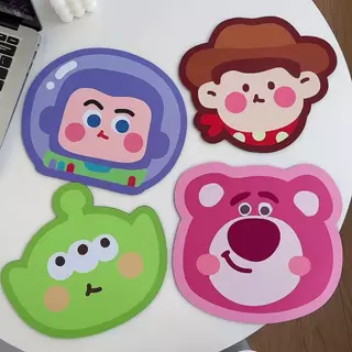 Disney Cute Cartoon Animal , Urso De Morango , Um Rato De Jogo Único Feito De Borracha Protetor De Pulso