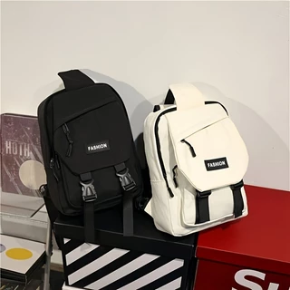 Bolsa de Mensageiro One Piece Fashionable Universal para Meninas Meninas Niche Sports Personalidade Casual One-Shoulder Chest