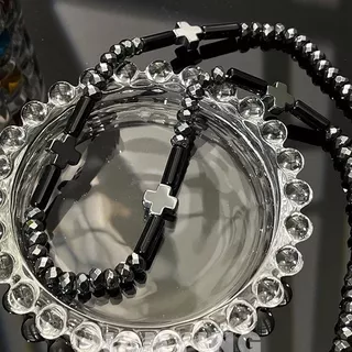 Colar de cruz masculino com design sofisticado e vibe fria, estilo hip-hop小众新款, perfeito para realçar o pescoço. em Oferta na Shopee