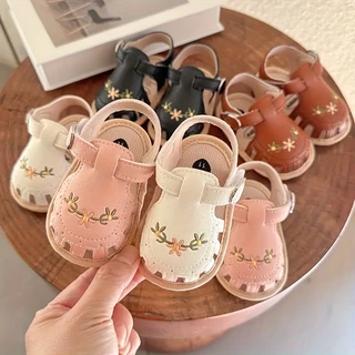 Sandálias Para Bebês 0-1 Ano Couro PU Bordado Flor Antiderrapante Sapatos Planos Verão Crianças Pequenas