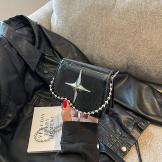 Textura de Verão Textura do Axilas Pequena Bolsa Feminina 2024 Novo Estilo Bolsa Fashion Chain Messenger Niche Silver Patent Leather Small Square Bag