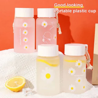 1pc 550ml/18.6oz Pequena Margarida De Plástico Transparente Garrafa Criativa De Água Gelada Com Teacup Portátil De Viagem Corda