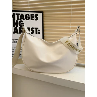 Versão coreana All-Match Casual mensageiro simples estilo ocidental bolsa de ombro textura Commuter axilas pequena bolsa quadrada