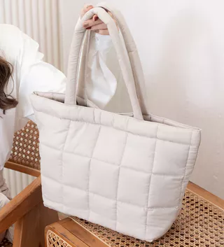 Moda E casual Bolsa De Roupas De Algodão Branco Creme Grande Capacidade Para Mulheres 2024 Novo Modelo Com Pelúcia Nas A