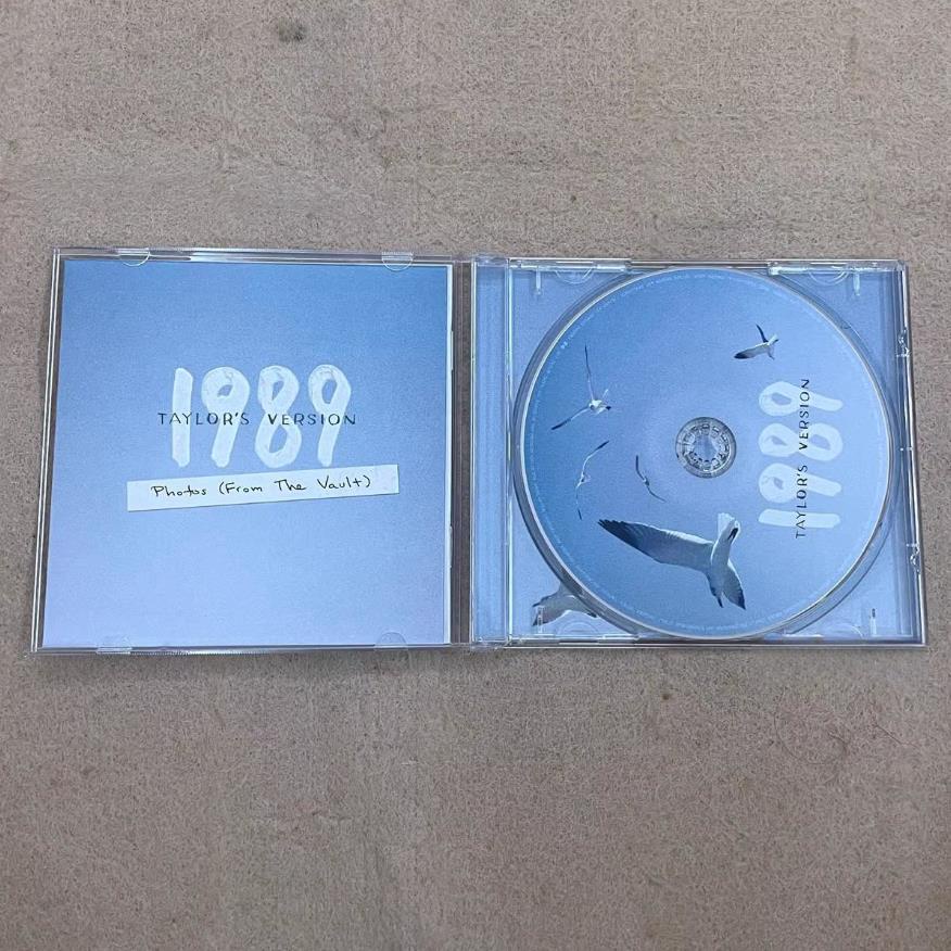 Taylor Swift 1989 Taylor's Version CD + Polaroids Crystal Skies